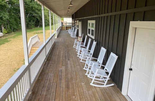 Altamont Apartment | Greeter Falls Lodge Suite 5