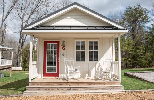 Altamont Cottage | Greeter Falls Lodge Cottage #6