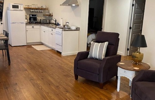 Altamont House | Greeter Falls Lodge Suite 5