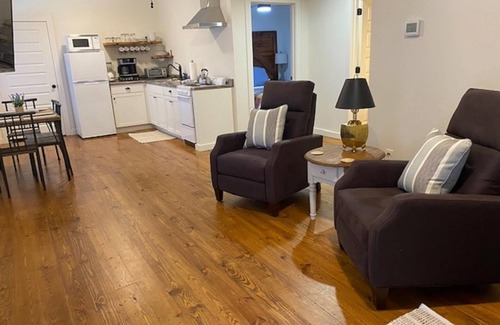 Altamont House | Greeter Falls Lodge Suite 5