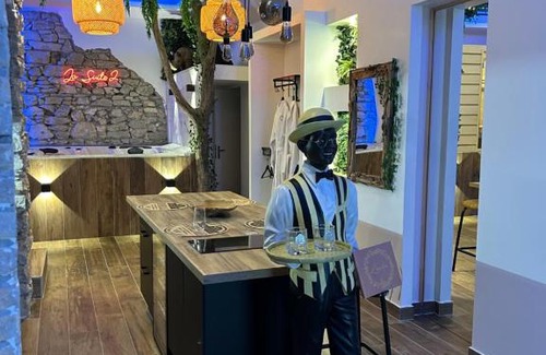 Quartier Chorier-Berriat Hotel | Grenoble LA SUITE 2 spa jaccuzzi et sauna privatif
