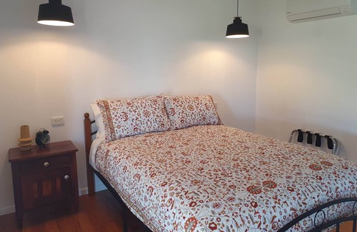 Georgetown Bed & Breakfast | Grey Galah BnB in the heart of Georgetown with gorgeous big deck.