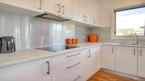 Lake Wangary House | Grey On The Bay