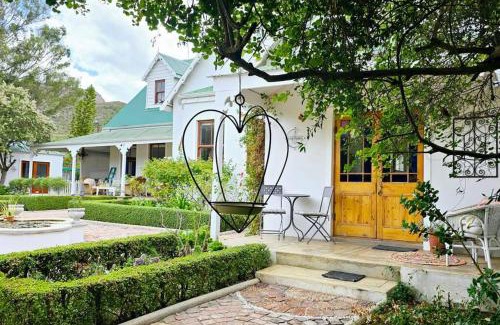 Montagu Apartment | Grey Rabbit Cottage