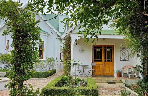 Montagu Apartment | Grey Rabbit Cottage