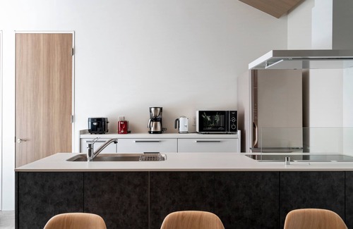 Echo Land House | Grey Wolf Chalet