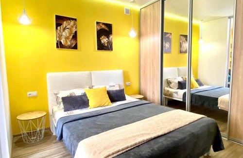 Vinnytsya Apartment | Grey&Yellow на Коцюбинського