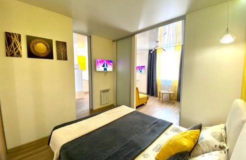 Vinnytsya Apartment | Grey&Yellow на Коцюбинського