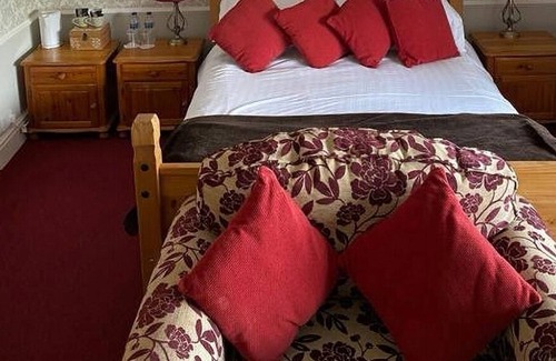 Fenny Bridges Hotel | Greyhound Country Inn