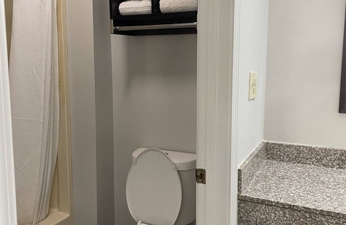 Griffin Hotel | Griffin Inn and Suites