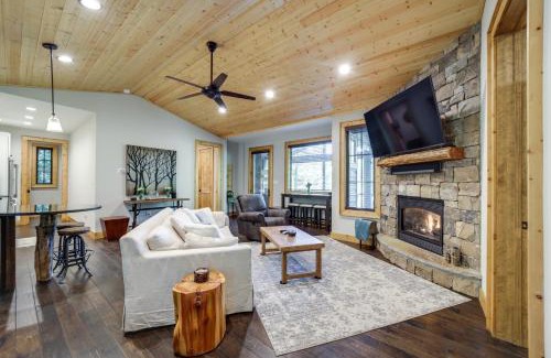 Glenville House | Grill and Water Views Chinquapin Resort Home