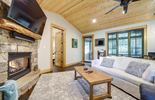 Glenville House | Grill and Water Views Chinquapin Resort Home