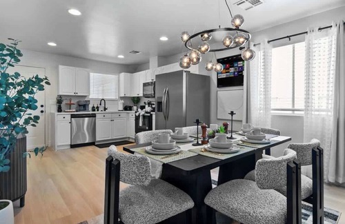 North Las Vegas House | Grill, Chill & Pickleball Thrill in 5BR NLV Home!