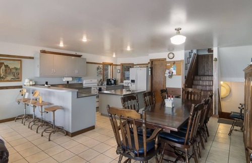 Frankfort House | Griners Life Saving$ Station on Lake Michigan w/Private Beach, Pet-Friendly