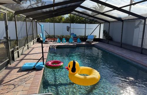 Bradenton House | Grinning Gecko 4Bdr3Bath NEW Pool House, Heated Salt Pool, Indoor-Outdoor Kitchen and Fireplaces, Putting Green, Bocce Court-Within 6 miles of AMI