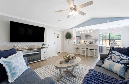 Port Royal House | Gritz & Giggles, Southern Charm Meets Belly Laughs!