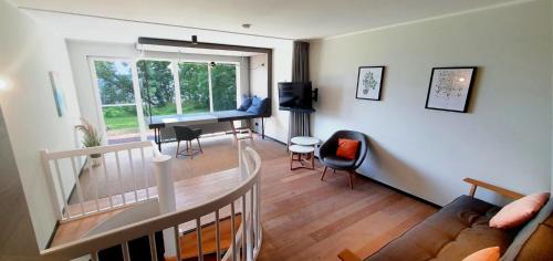 Ascheberg Apartment | Große FeWo-Suite "Nordstern" in direkter Seelage, mit Kanu