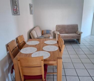 Hoevelhof Apartment | Großzügiges Erdgeschoßapartment mit Balkon und eigenen kostenlosen Parkplatz