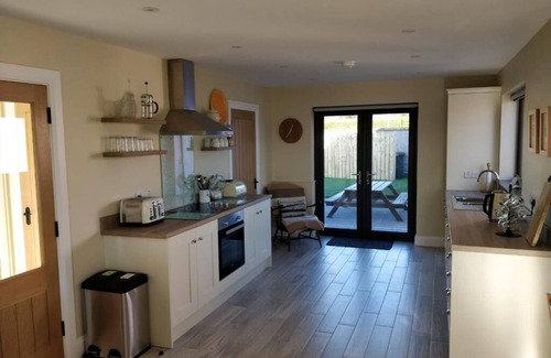 Castlewellan Cottage | Gromoth Mountain View Cottage - Heather Cottage