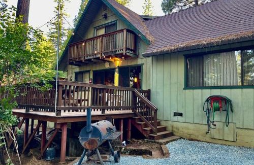 Placerville Villa | Groovy Cabin in the Woods