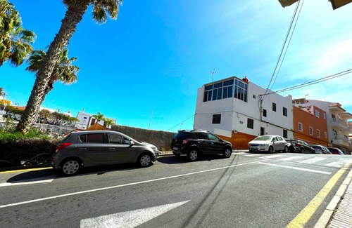 Alcala Apartment | Ground floor apartment with balcony very close to the sea!