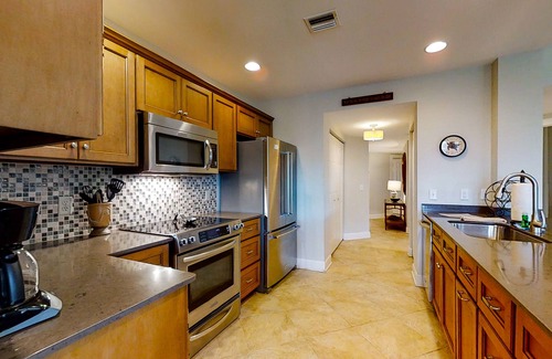 Fernandina Beach Condo | Ground-level home with pool - short walk over dunes to beach