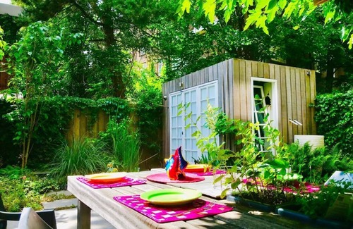 Weesperzijde Apartment | Ground level illuminated entire loft with huge garden!nDowntown area near metro