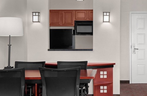 The East Side Hotel | Group Comfort – Homey Suite w/Kitchen, Living Area & Free Airport Shuttle