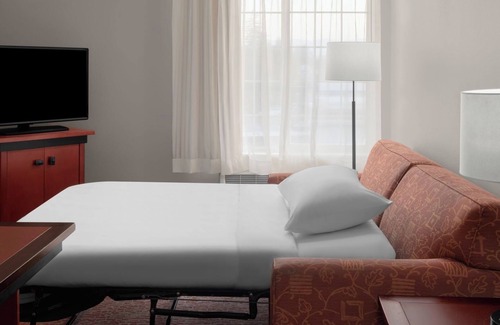 The East Side Hotel | Group Comfort – Homey Suite w/Kitchen, Living Area & Free Airport Shuttle