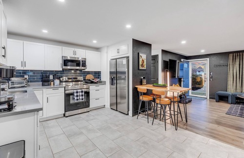 Arvada House | Group Getaway HotTub FirePit ~20min to Denver!