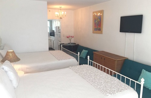 West Avenue Hotel | Groups Galore! Bachelor & Bachelorette Parties! Two Hotel-Apts that Sleep 22!