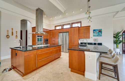 Groveland House | Groveland Home w/Pool: Luxurious Lakefront Oasis!