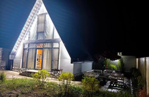 Azerbaijan House | Guba A-frame near forest & lake