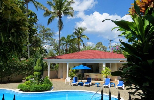 El Batey Apartment | Guest-friendly 2-BD central condo near beach, with pool, Wi-Fi, cable TV