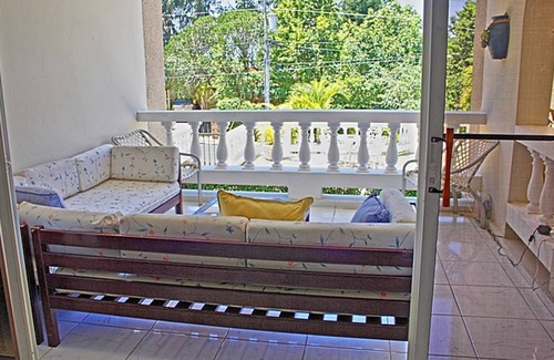 El Batey Apartment | Guest-friendly 2-BD central condo near beach, with pool, Wi-Fi, cable TV