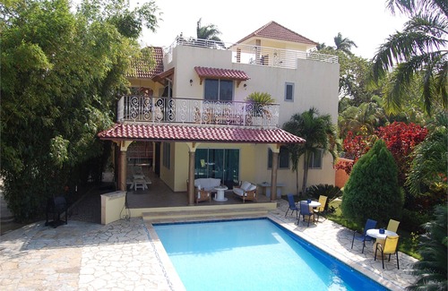 Sosua Villa | Guest-friendly villa with pool, billiard, internet, cable TV, ideal for parties!