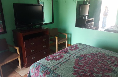 Jeff-Vander-Lou Hotel | Guest Host Motel