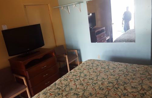 Jeff-Vander-Lou Hotel | Guest Host Motel