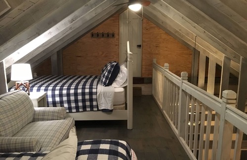 South Bend House | Guest house crash pad a mile from Notre Dame