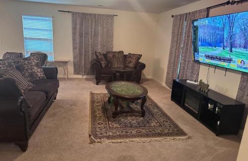 Riverdale House | Guest House Haven with Gazebo