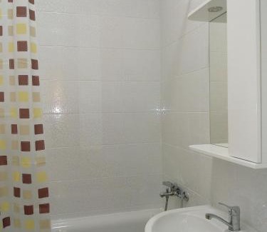 Dniprovs'kyi District Apartment | Guest house Kiev forest