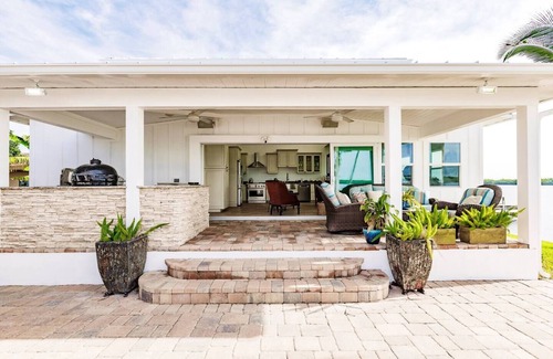 Harbour Heights House | Guest house on the Peace River