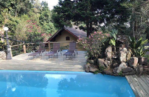 Monte Verde Cottage | Guest house with 2 bedrooms, living room and open kitchen, with swimming pool and beautiful garden