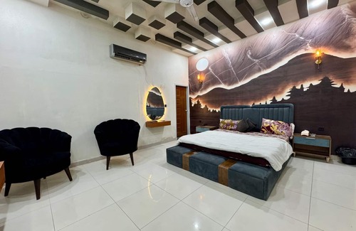 Karachi Hotel | Guest House With Air Condition And Flat Screen TV