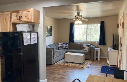 Three Rivers Cottage | Guest House with Private Hot Tub, Shared Pool, and Walk to Town