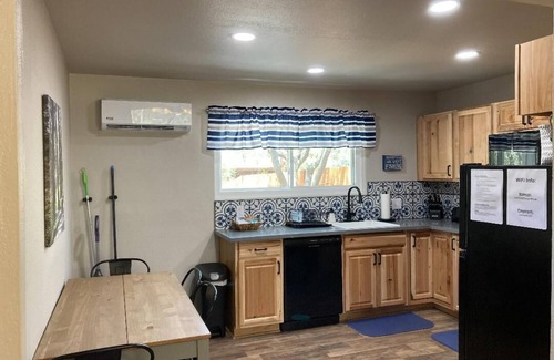 Three Rivers Cottage | Guest House with Private Hot Tub, Shared Pool, and Walk to Town