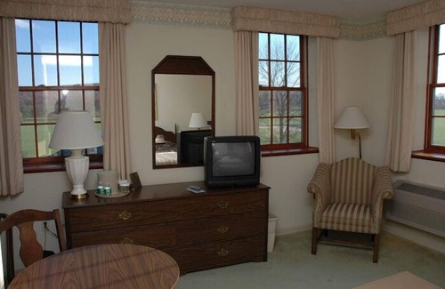 Abbottstown Hotel | Guest Quarters at The Bridges Golf Club
