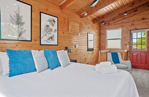 Rapid City House | Guest Suite-Hot Tub-Close to Town