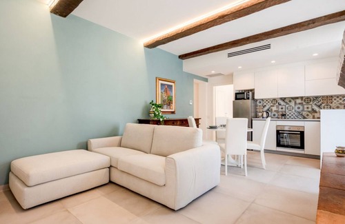 Luni Apartment | GuestHost - Mare Monti Apartment 1