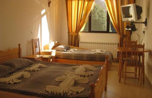 Gabrovo Hotel | Guesthouse Hitar Petar